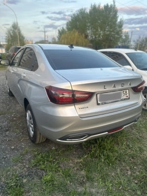 Lada Vesta